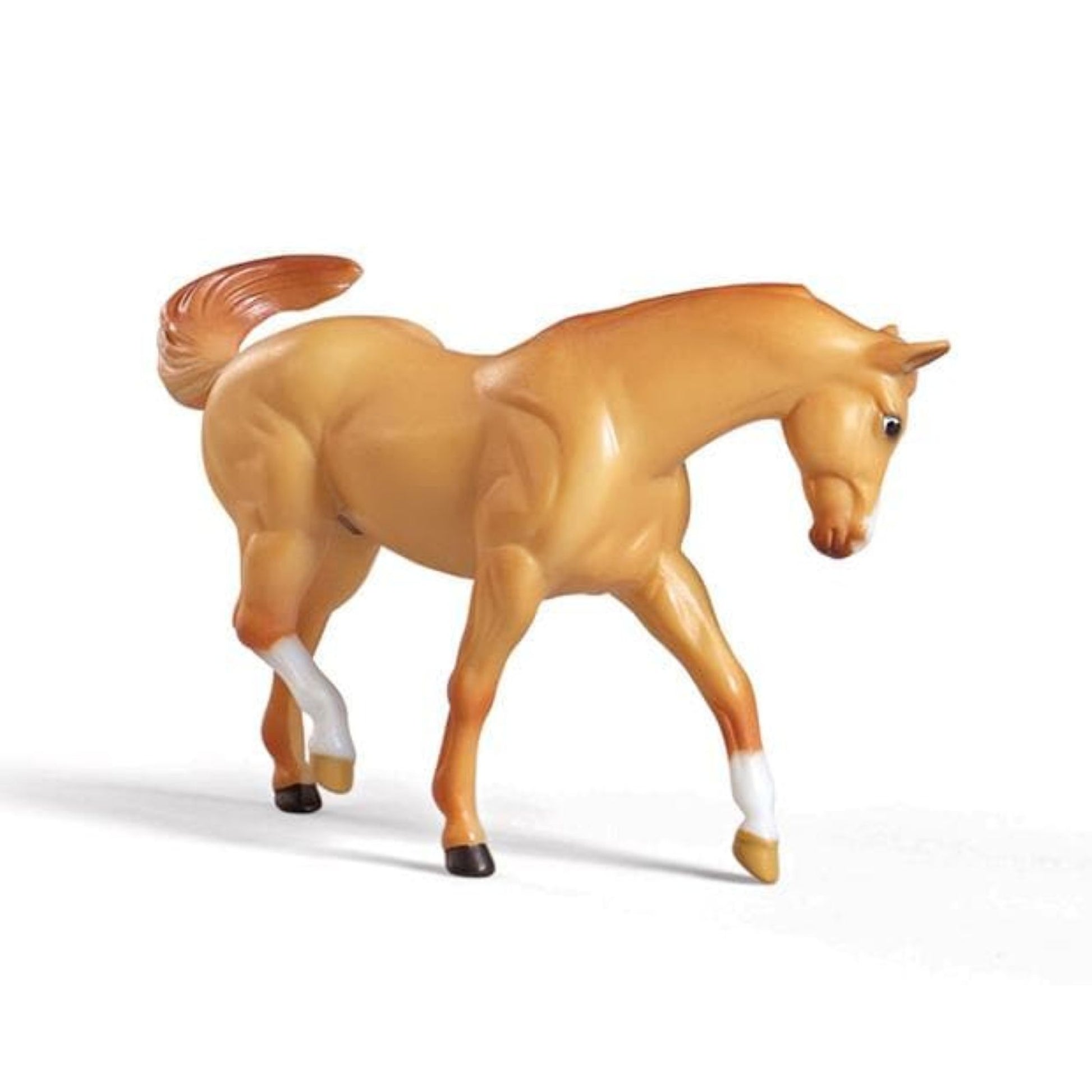 Breyer Stablemates Red Stable Set