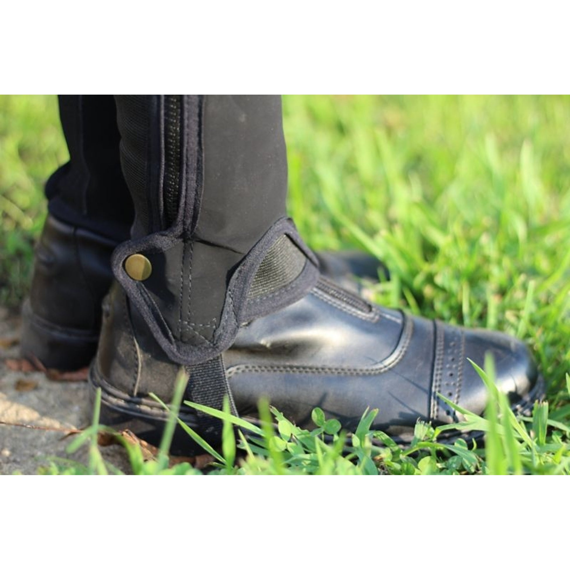 TuffRider Child Grippy Nubuck Half Chap