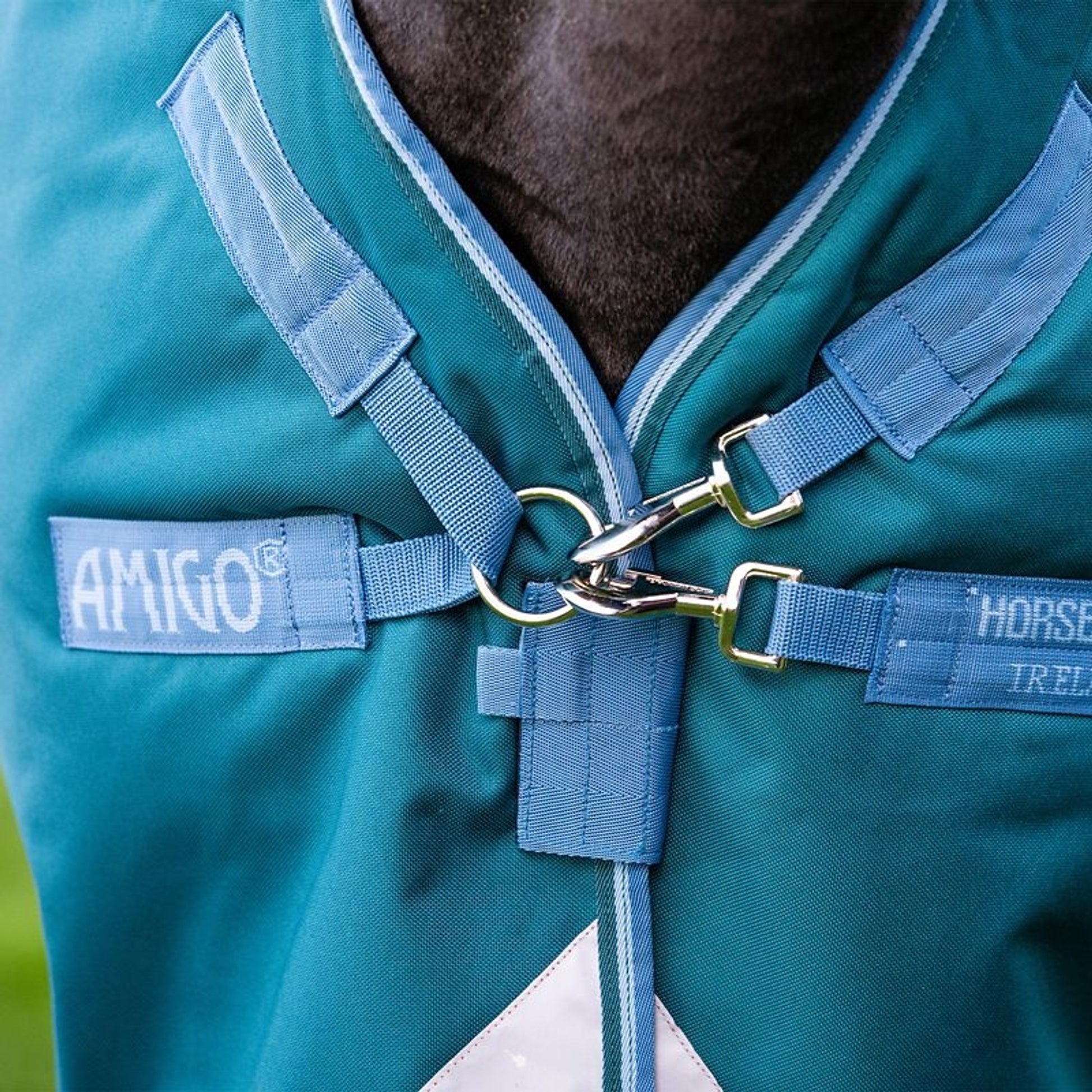 Amigo Bravo 12 Wug Heavy Turnout